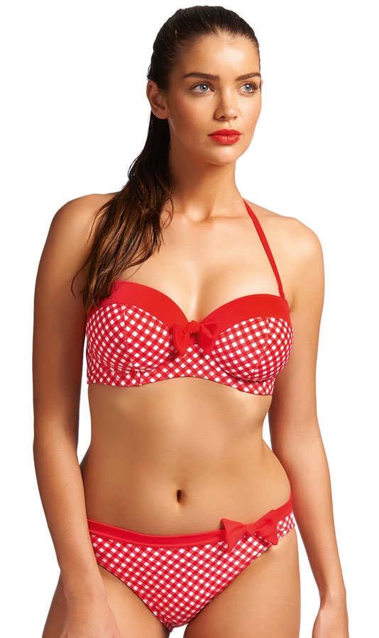 Exklusive Bademode von Top-Marken Shop PINK swim sale and dive into deals on bikini tops, bottoms and one-piece swimsuits. Save on all your fave swimwear styles now at PINK!