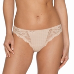 Madison Prima Donna, string met kant in caffe latte